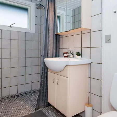 度假居 6 Person Holiday In